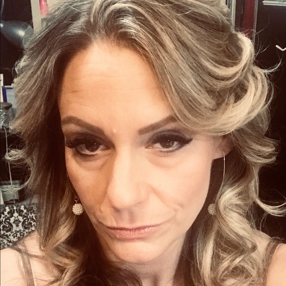 Meet your Posher, Heather - Picture 2 of 3